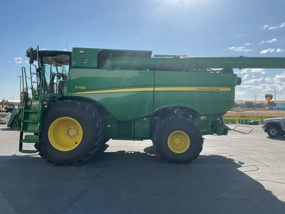Image of John Deere S780 equipment image 2