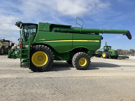 Image of John Deere S780 equipment image 1