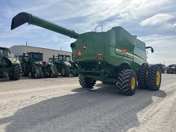 Image of John Deere S780 equipment image 4