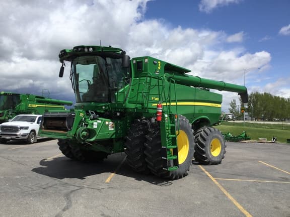 Image of John Deere S780 equipment image 2