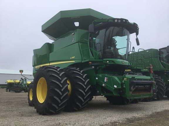 2022 John Deere S780 Equipment Image0