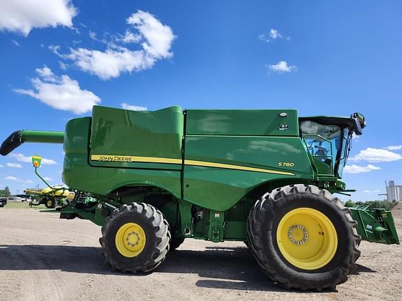 Image of John Deere S780 equipment image 1