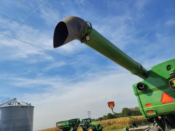 Image of John Deere S780 equipment image 3