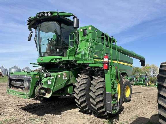 Image of John Deere S780 equipment image 2
