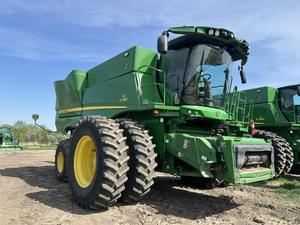 2022 John Deere S780 Image