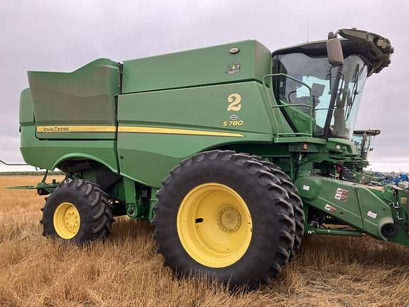 Image of John Deere S780 equipment image 1