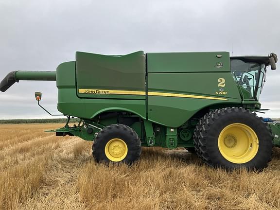 Image of John Deere S780 equipment image 2