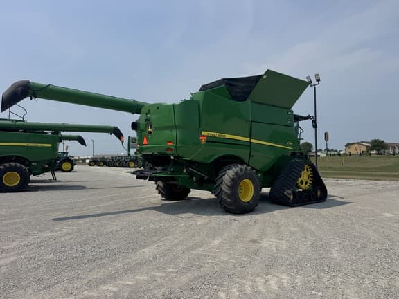 Image of John Deere S780 equipment image 2