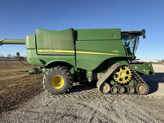 2022 John Deere S780 Equipment Image0