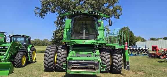 Image of John Deere S780 equipment image 1