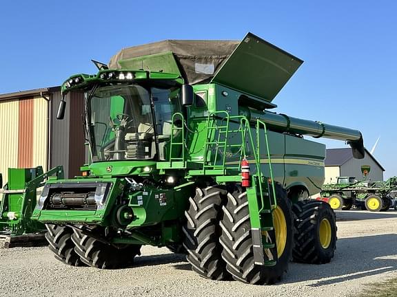 Image of John Deere S780 equipment image 2