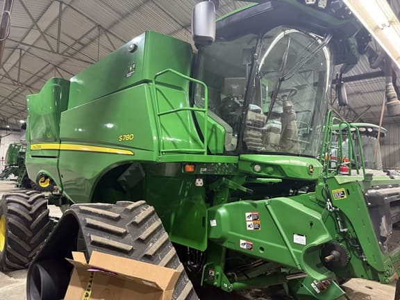 Image of John Deere S780 equipment image 2