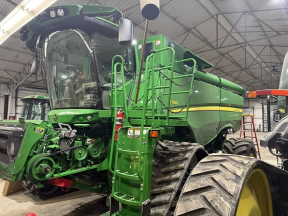 Image of John Deere S780 equipment image 1