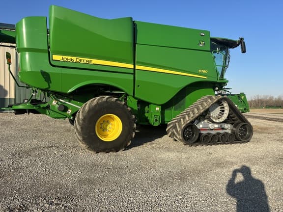 Image of John Deere S780 Primary image