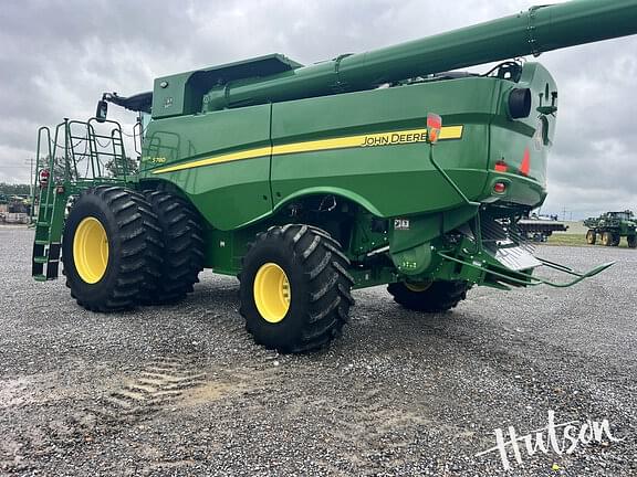 Image of John Deere S780 equipment image 2