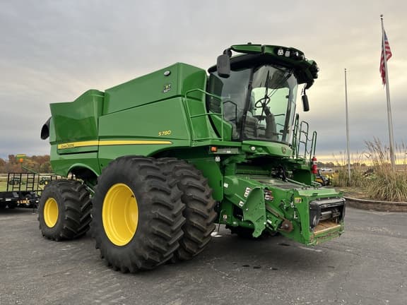 Image of John Deere S780 equipment image 2
