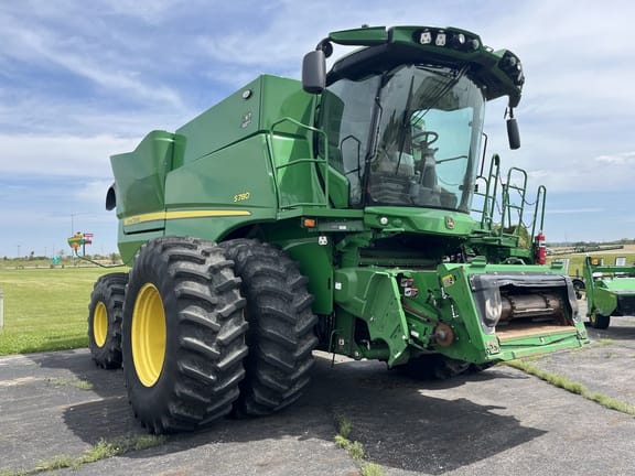 2022 John Deere S780 Equipment Image0