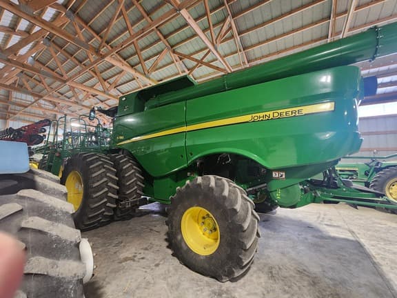 Image of John Deere S780 equipment image 1