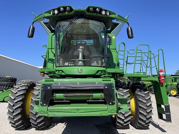 Image of John Deere S780 equipment image 1