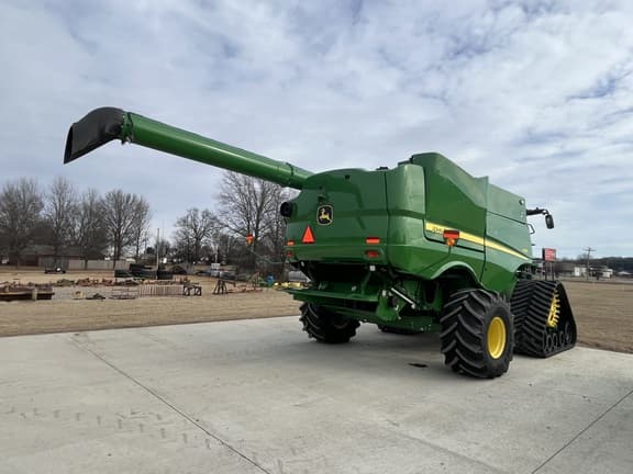 Image of John Deere S780 equipment image 2