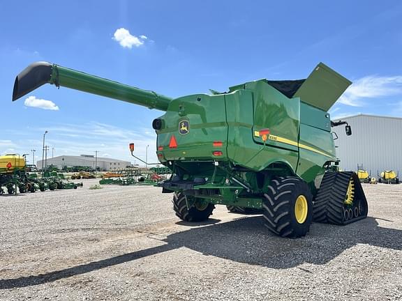 Image of John Deere S780 equipment image 4