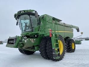 2022 John Deere S780 Image