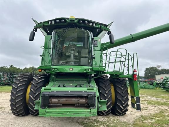 Image of John Deere S780 equipment image 1