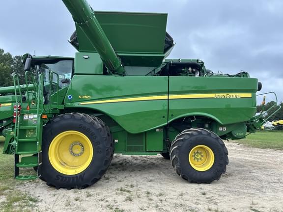 Image of John Deere S780 equipment image 4