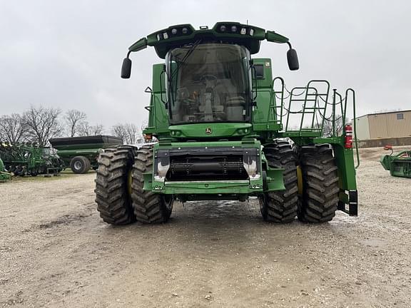 Image of John Deere S780 equipment image 1