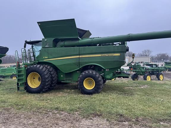 Image of John Deere S780 equipment image 2