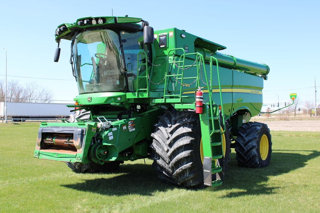 2022 John Deere S780 Equipment Image0