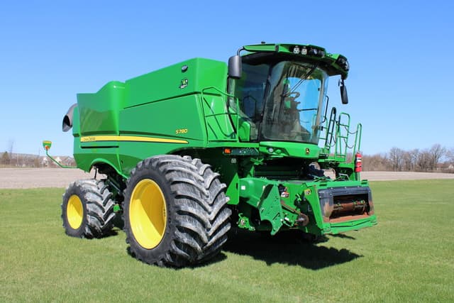 Image of John Deere S780 equipment image 1