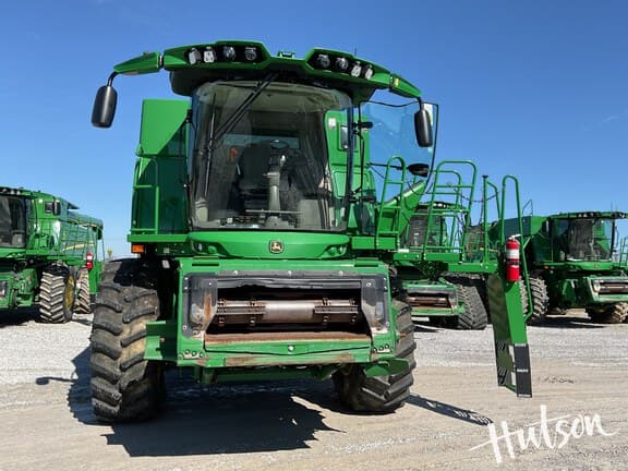 Image of John Deere S780 equipment image 4