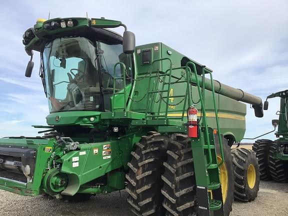 Image of John Deere S780 equipment image 2