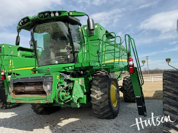 Image of John Deere S780 equipment image 2