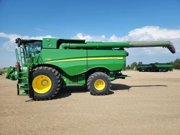 Image of John Deere S780 equipment image 1