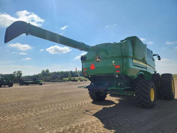 Image of John Deere S780 equipment image 4
