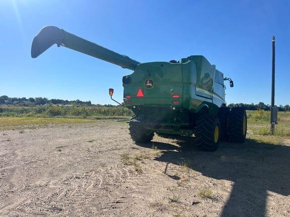 Image of John Deere S780 equipment image 2