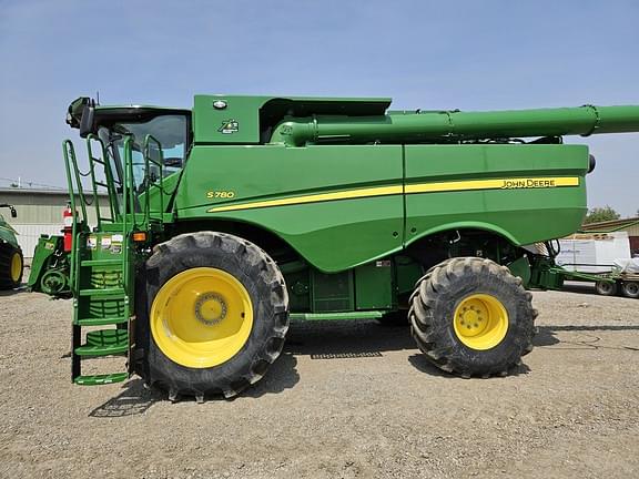 Image of John Deere S780 equipment image 2