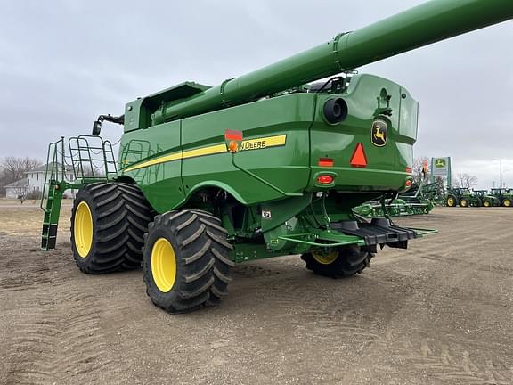 Image of John Deere S780 equipment image 3