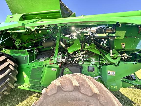 Image of John Deere S780 equipment image 4