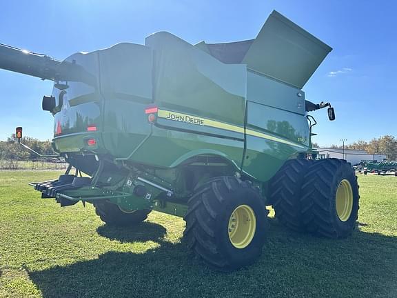 Image of John Deere S780 equipment image 3