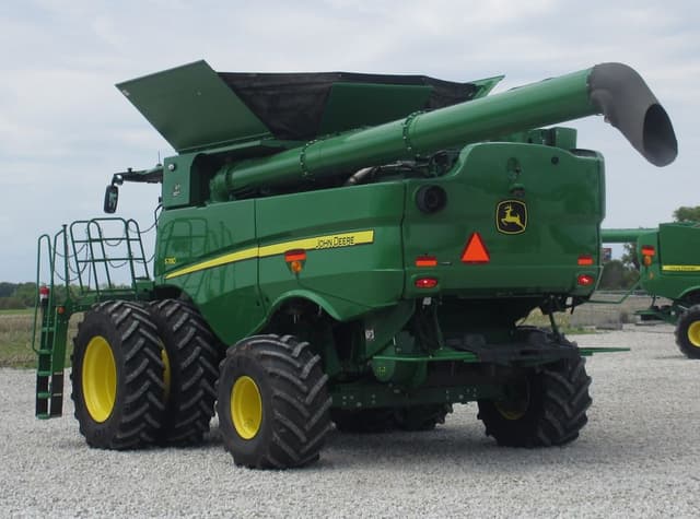 Image of John Deere S780 equipment image 2