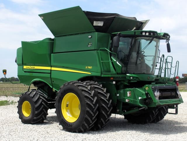 Image of John Deere S780 equipment image 1