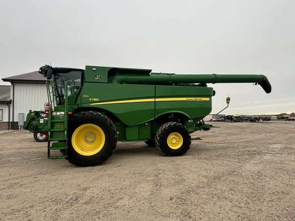 2022 John Deere S780 Equipment Image0