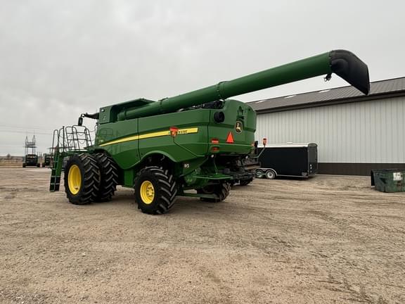 Image of John Deere S780 equipment image 2