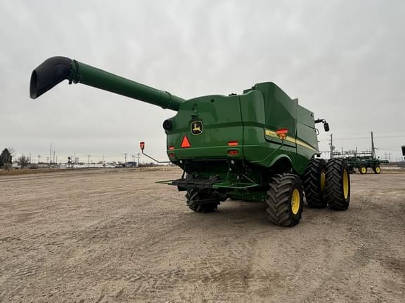 Image of John Deere S780 equipment image 4