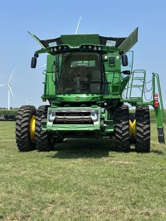 Image of John Deere S780 equipment image 1