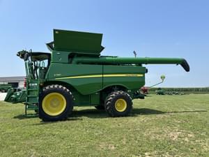 2022 John Deere S780 Image
