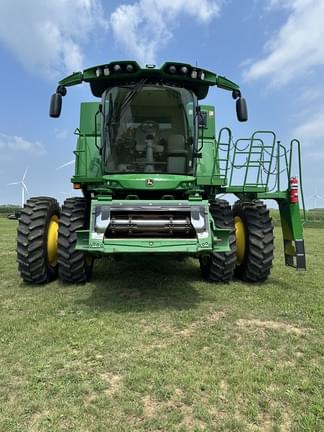 Image of John Deere S780 equipment image 4